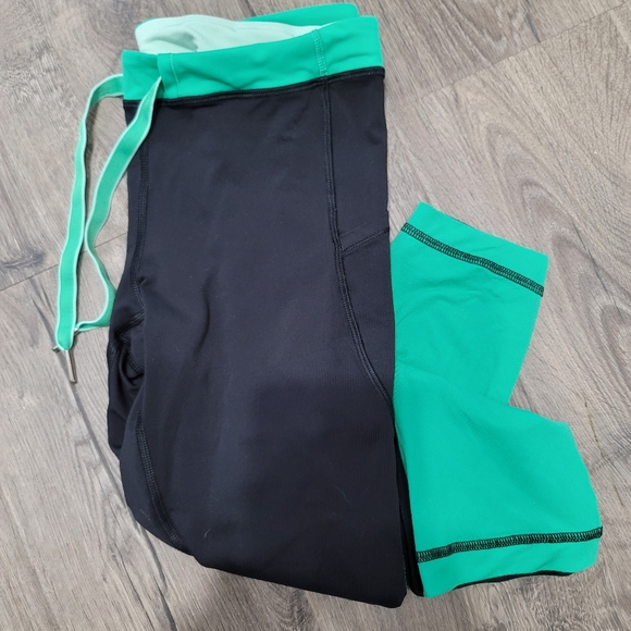 Lululemon Crop Leggings - Picture 4 of 4